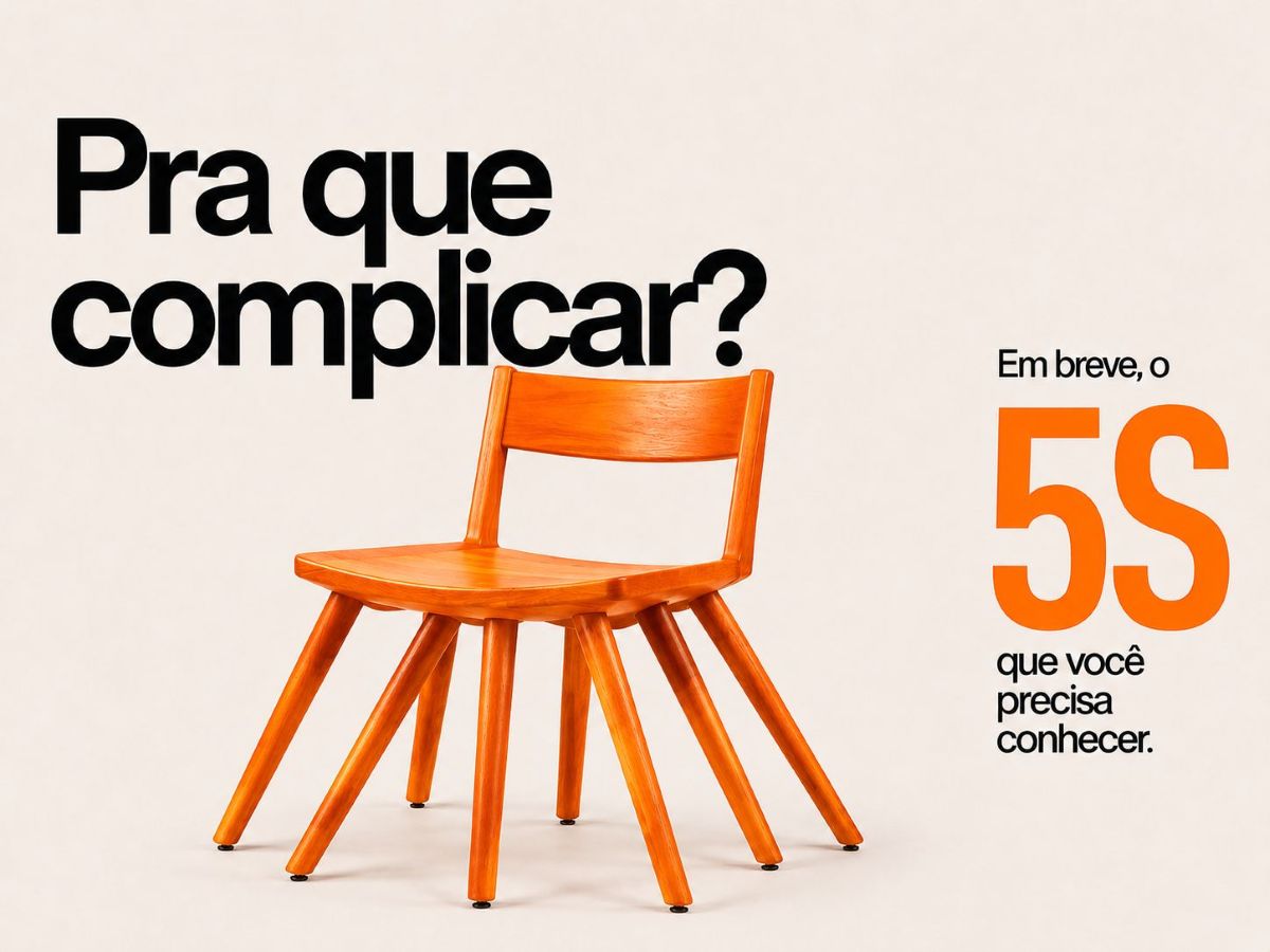 Sexta provocação visual da campanha Pra que complicar? — cadeira laranja